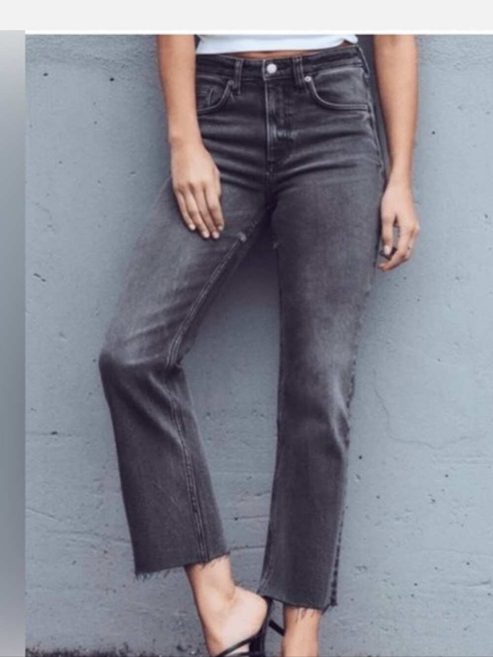 Zara Women's Ankle Length Straight Leg Jeans in Faded Charcoal